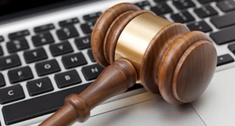 Суд может отправлять электронные документы участникам процесса 